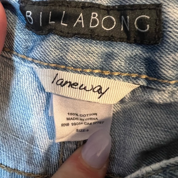 Billabong - Laneway Denim Distressed Short shorts - Aztec Print - Cuttof… - Picture 4 of 8